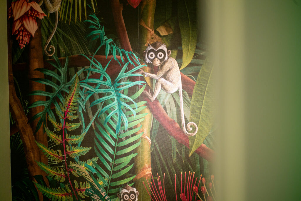 Fototapete im Wartezimmer von Illustration eines Regenwaldes und Äffchen